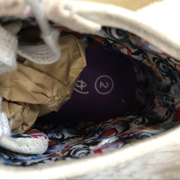 Girls high top descendants shoes - Picture 6 of 6